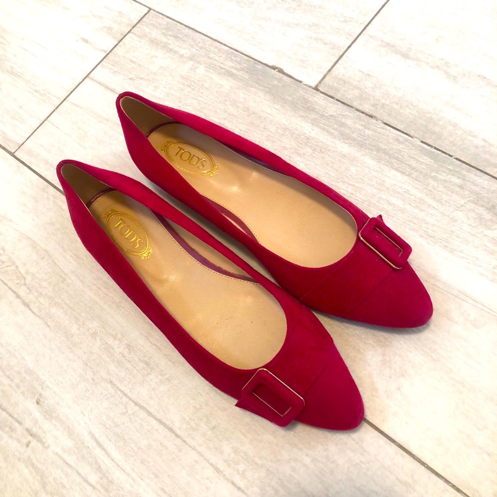 Tod’s classic flats in hot pink suede